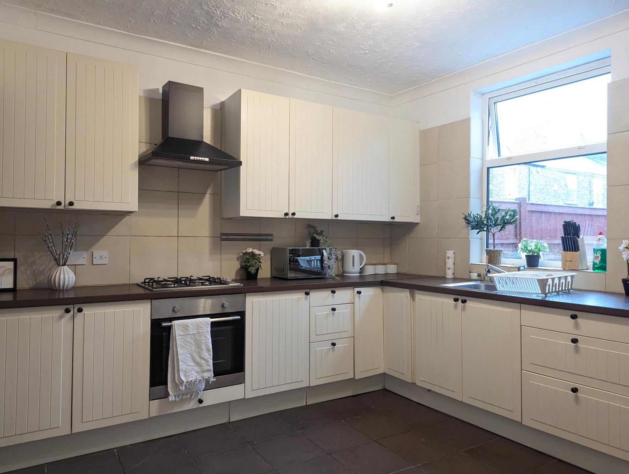 Modern Double W Private Bath & Free Parking Vakantiehuis York